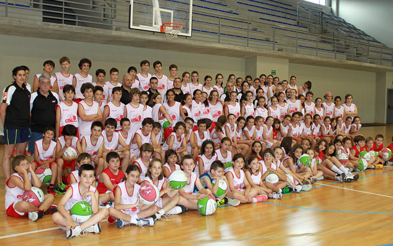 Baloncesto y diversión en el Campus de Verano Fundación BizkaiaBasket 2015